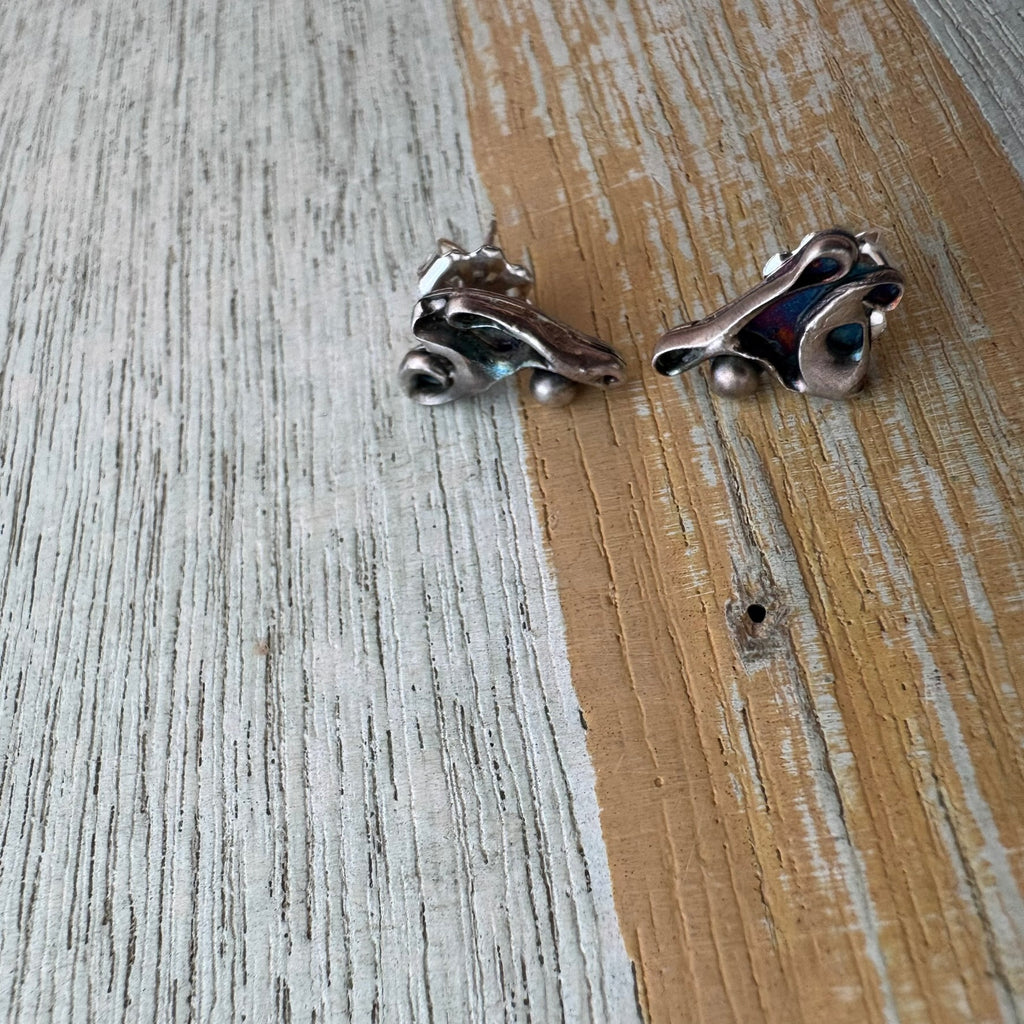 Organic Silver Post