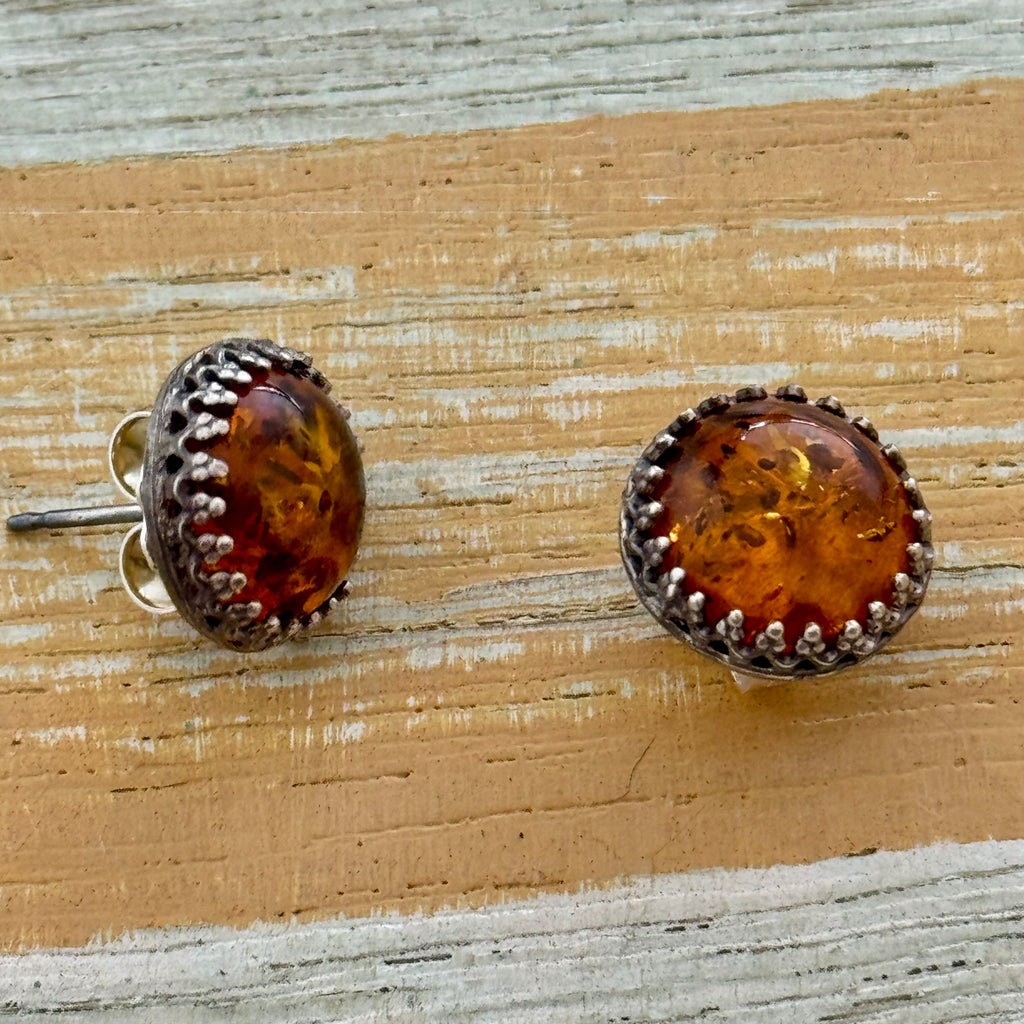 Baltic Amber Post