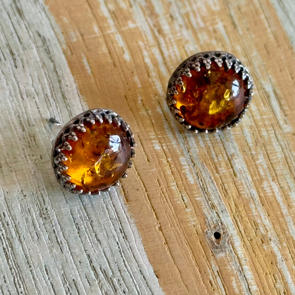 Baltic Amber Post