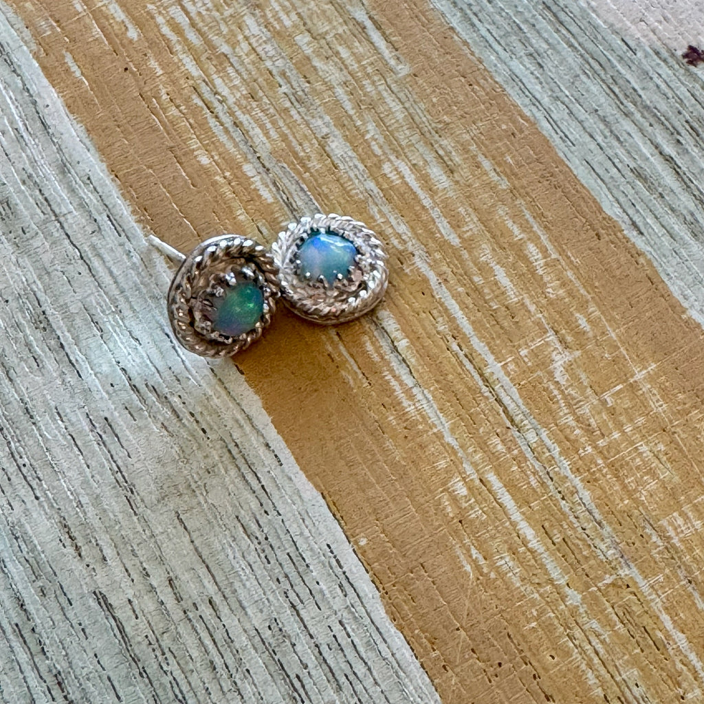 Opal Post